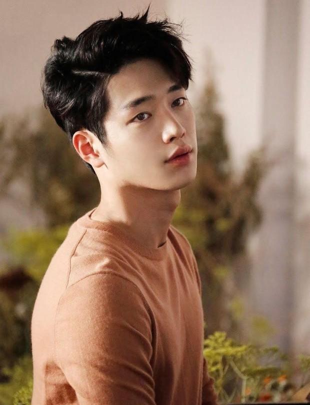 裴勇俊|韩国男演员颜值排行榜:裴勇俊第23名,玄彬第2名