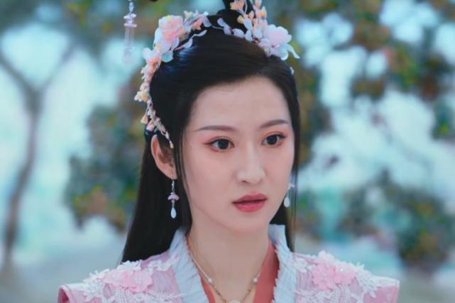 浴火牡丹|《浴火牡丹》上映，痴情花王为爱典当一切，赖雨濛变身最美花仙