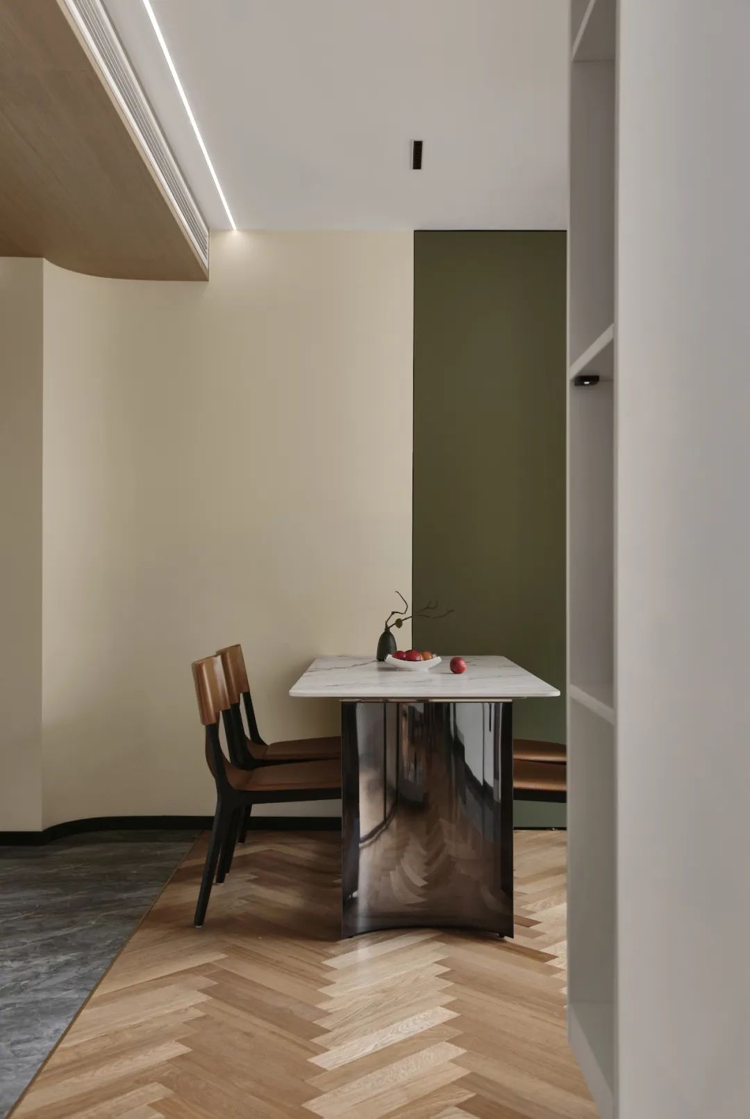 这个102㎡的家,不仅只有生活的一日三餐,还要有看得见的诗与远方!?