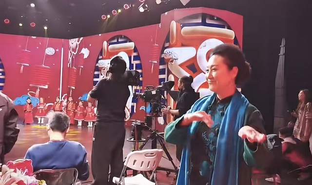 王丽云|66岁戏骨王丽云太朴素,穿59元连衣裙录节目,降价9元后又买一件