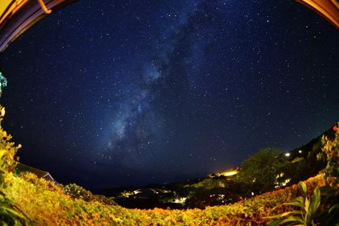 旅游市场|节假日想去旅游，又怕人多，那就去远一些的地方