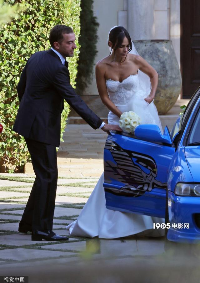 保罗·沃克|“速激”女星乔丹娜结婚 保罗·沃克同款赛车成婚车