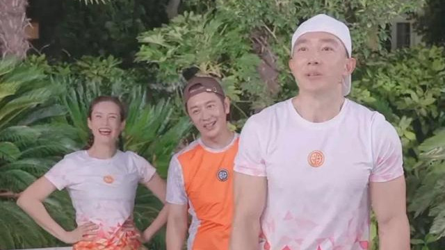 陈浩民|“过气明星”场面有多尴尬？看看陈浩民在刘畊宏直播间的细节就全懂了！