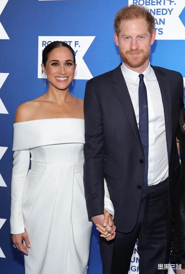 王冠|争宠戴妃？凯特“莲花王冠”出世，梅根海蓝宝石戒指耀眼