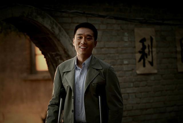 平凡的世界|《平凡的世界》:“用双腿换爱情”的李向前,注定会输得一败涂地