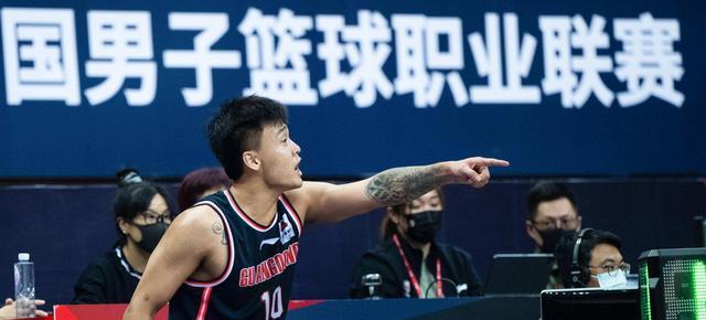 郭艾伦|差距，同为主力后卫，赵睿却远不如郭艾伦，难道真是天赋的差距