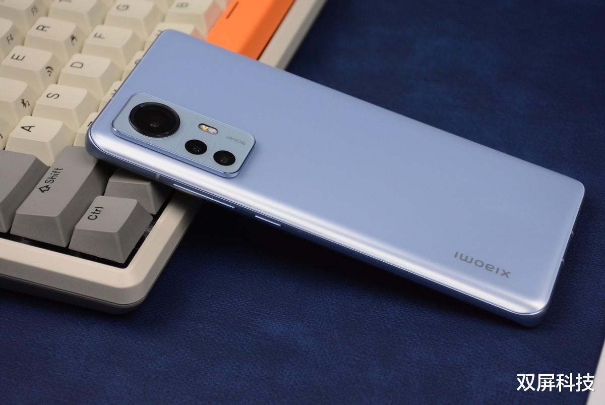 小米科技|雷军爆发了，骁龙870+索尼IMX766+12bit屏，熟悉的小米终于回来了