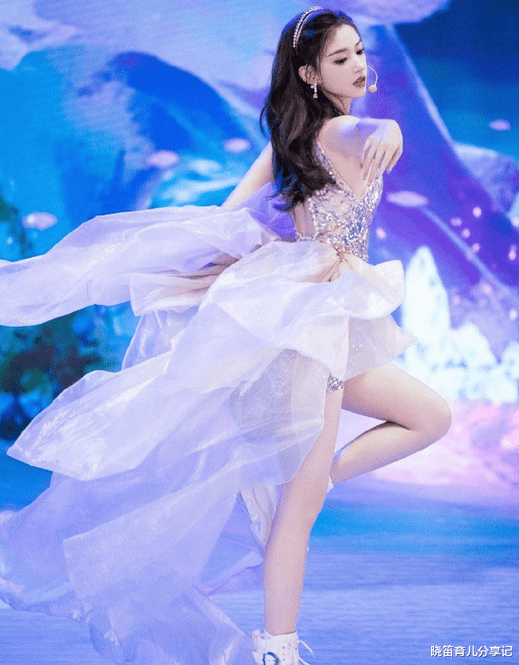 假唱|跨年夜还是“翻车夜”,假唱、跑调、假煽情?2022年结尾内娱真尬