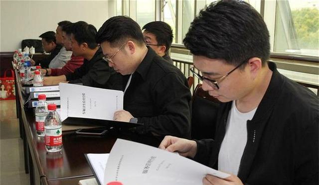 本科生|HR表示：“对不起，我们不招三无家庭的本科生”，毕业生何去何从