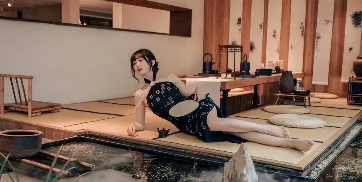 全职妈妈|别再污染“带娃的妈妈”这片净土了,穿成这样怎么能带得了孩子?