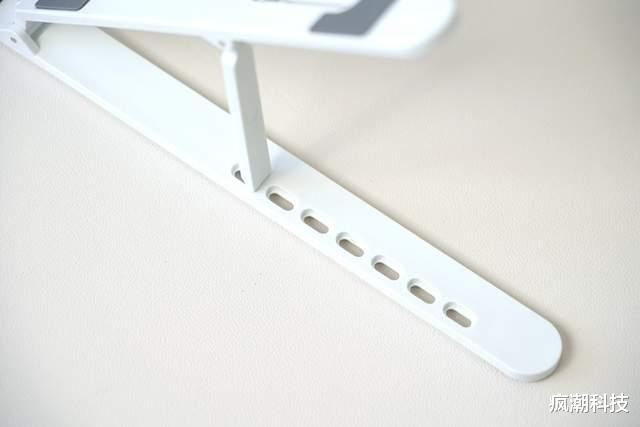 笔记本|售价19.9元的笔记本支架是否值得买?答:支持7档调节,有点意思