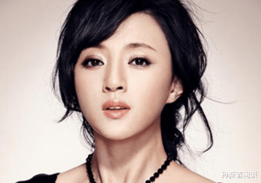 金玉婷|春晚最美女演员金玉婷，曾搭档冯巩5登春晚，为何一夜消失？