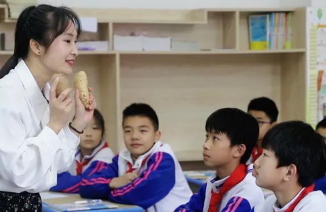 机器学习|2022佛山教师招聘名单出炉，看见民办三本家长不淡定了，直言胡闹