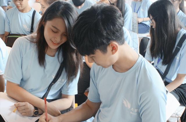 大学|“农村孩子想改变命运太难”,家长发文抱怨,却被网友的话点醒了