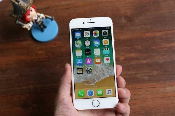 iPhone SE 4将采用5.7或6.1英寸屏，可能配备OLED屏