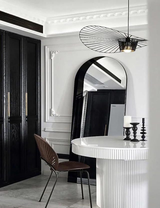 100㎡黑白色系法式风,打造了一个纯净通透、诗意缠绕的家