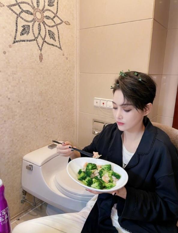 张馨予 张馨予发文称自己减肥无效，体重不减还增？网友：说明年纪大了