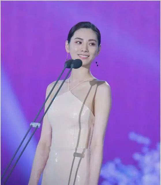 电影|3年过去，被评为“全球10大女神”的人今如何？有人拖欠房租被告