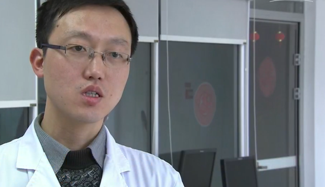 少妇被同居男友捅死,因孩子痛下杀手?家属:后娘难当