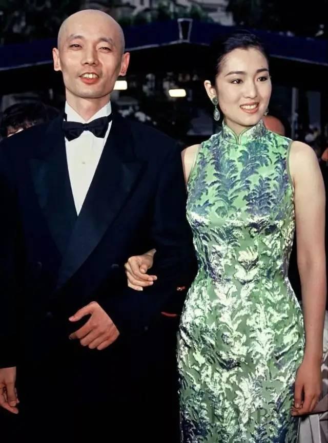 迪丽热巴|清瘦和丰满的女星对比：热巴瘦出“蝴蝶骨”，张雨绮“前凸后翘”