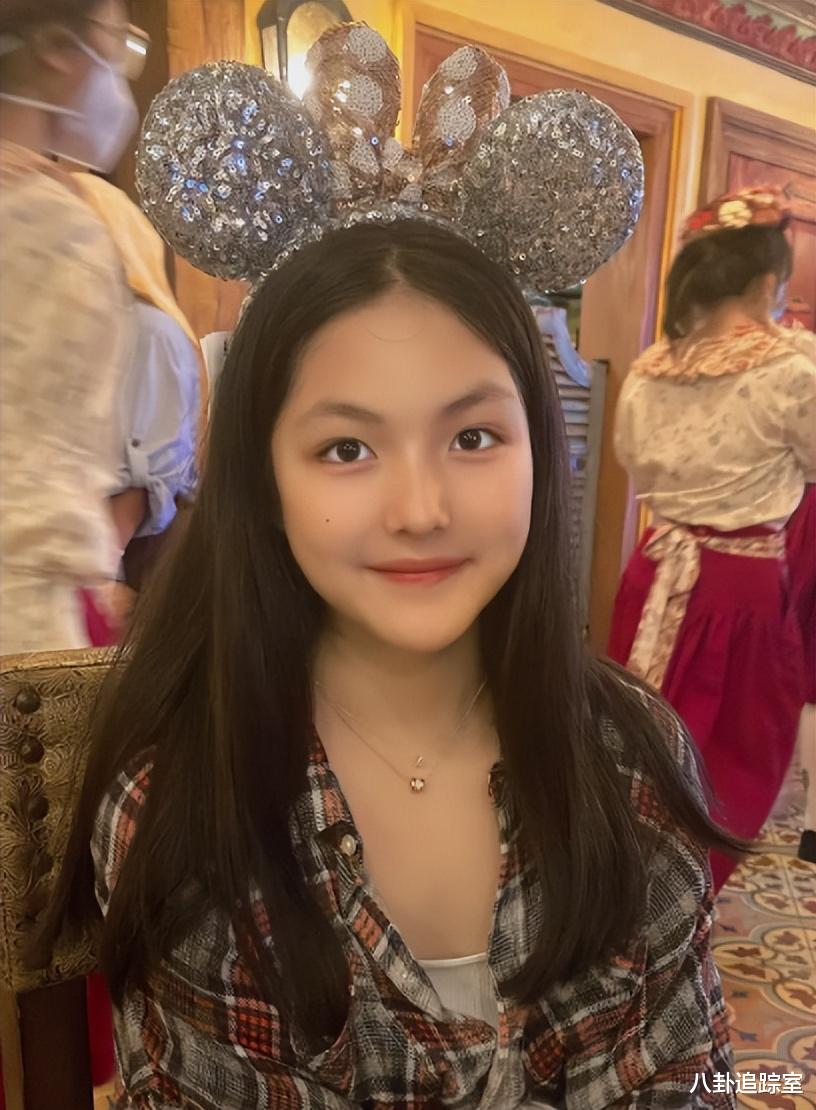 宿舍|王诗龄留学宿舍曝光，独享一间拥有客厅和阳台，皇室公主当年住过