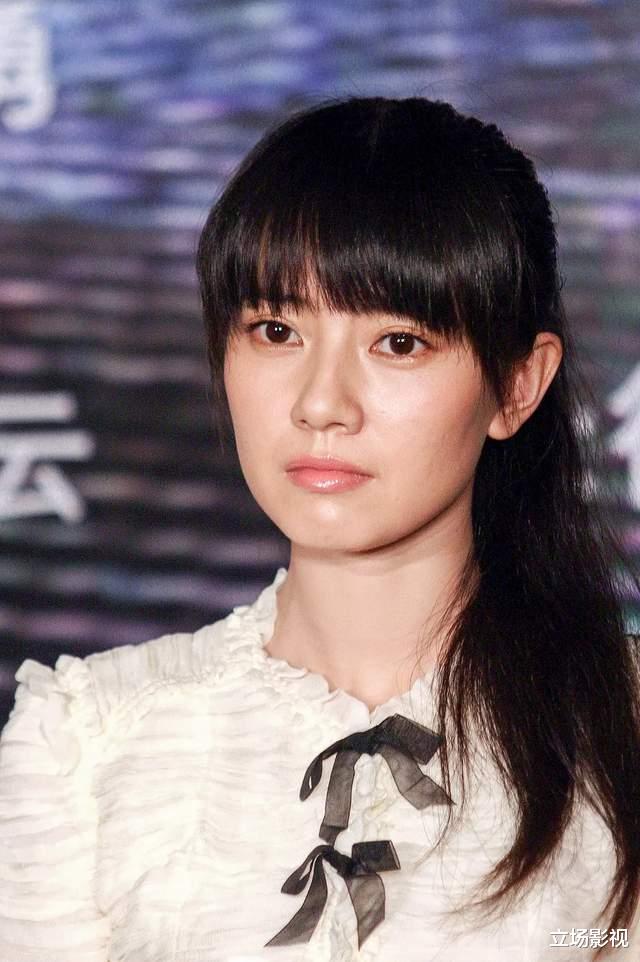 街拍|高圆圆的母亲：10年的求医之路，是女儿的艰辛和心痛