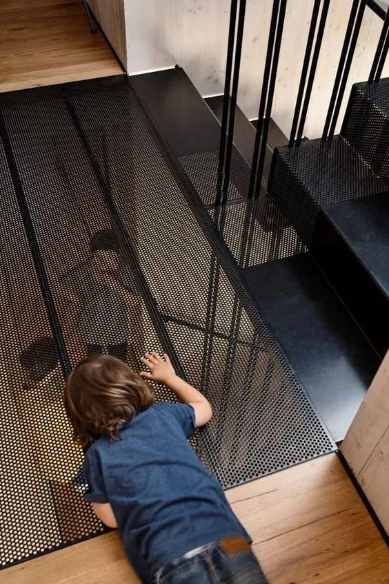 复式楼装修,楼梯才是重点,一旦选错了材质,整屋档次绝不会高