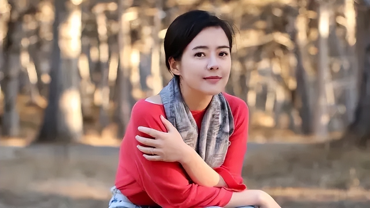 陈辰|主持人陈辰:与程雷和平分手,嫁歌手余笛生一子,婚后美满幸福