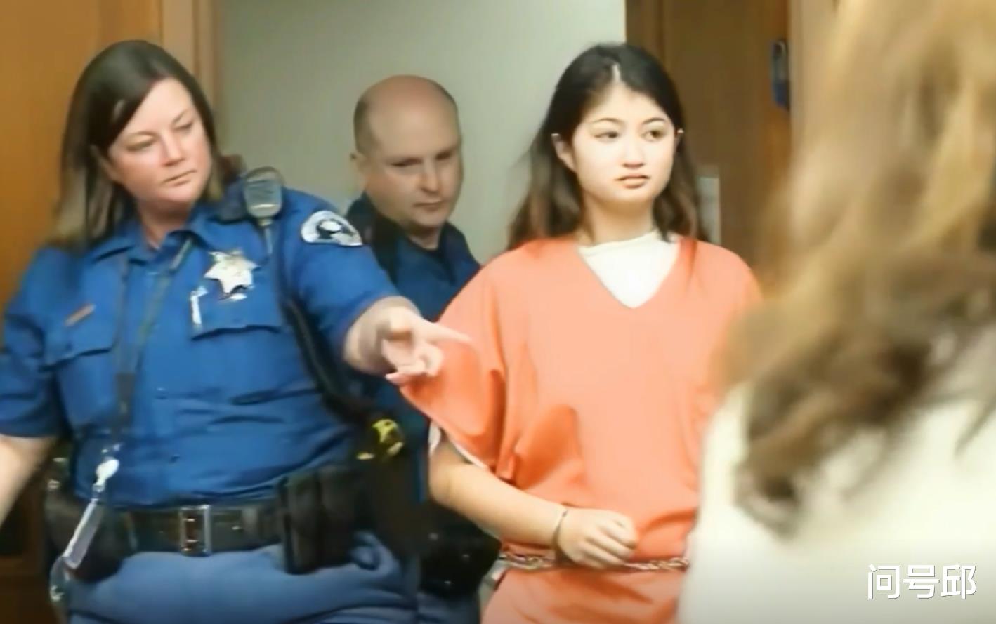 美国18岁女孩在浴室残杀母亲,庭审上行为和表情怪异走红网络