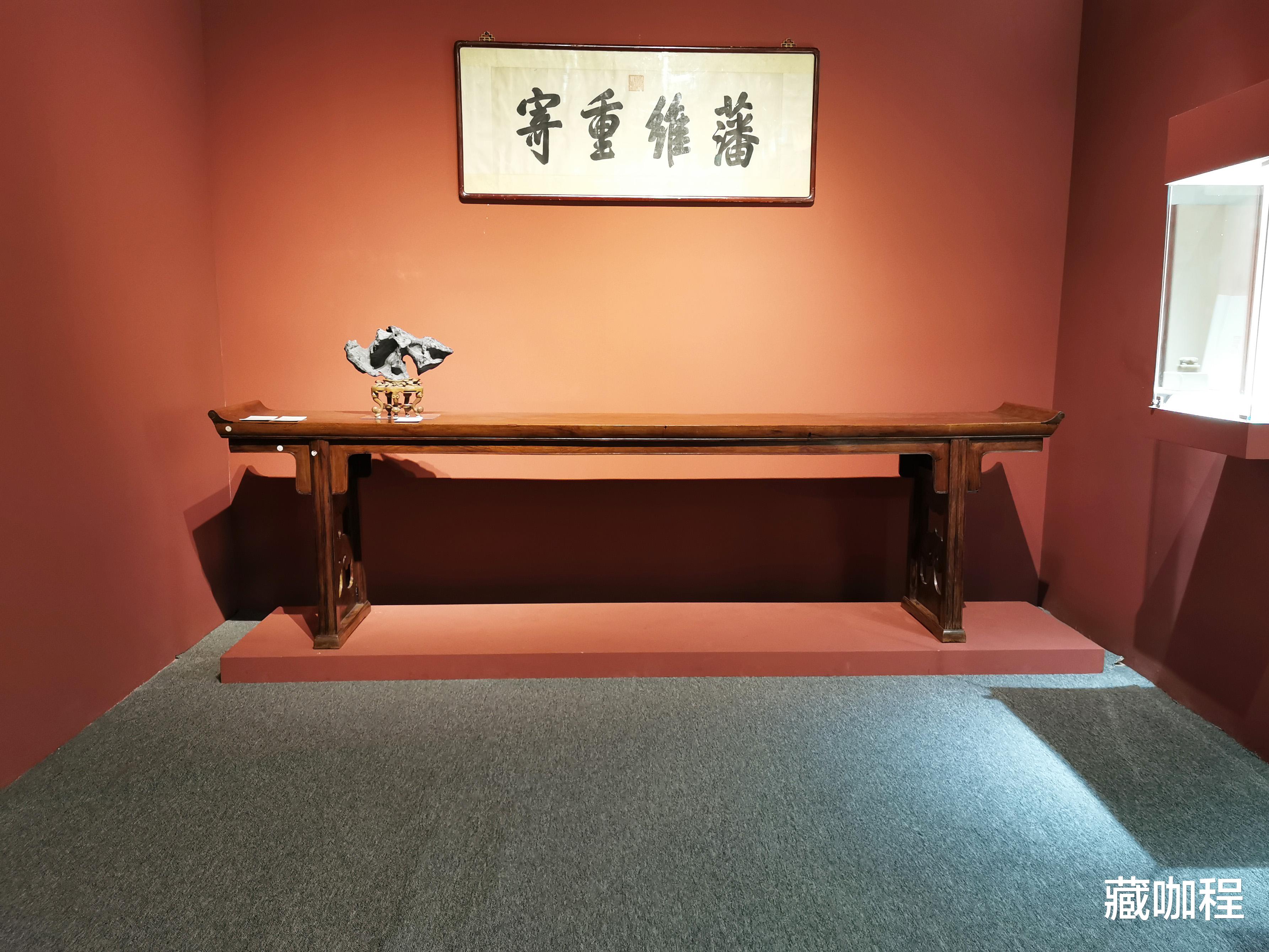 |纽约春拍第一重器,黄花梨独板翘头案长三米一