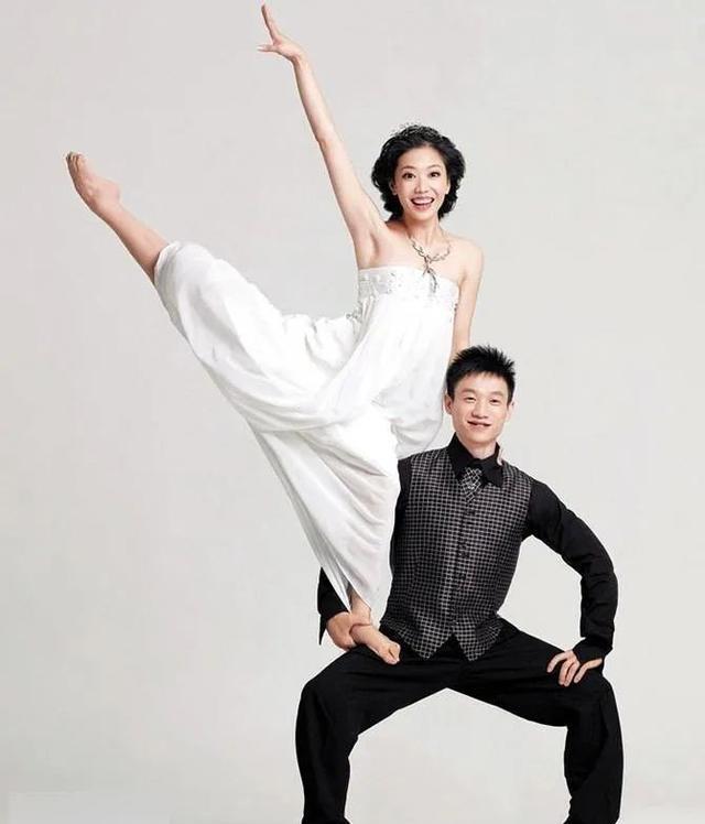 杨云|体操界爱情佳话，是彼此的初恋，结婚14年，生育一儿两女，一家五口超级甜