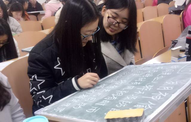 招聘|取消“非师范生”呼声渐高,官方回应后,让备考师范生打退了堂鼓