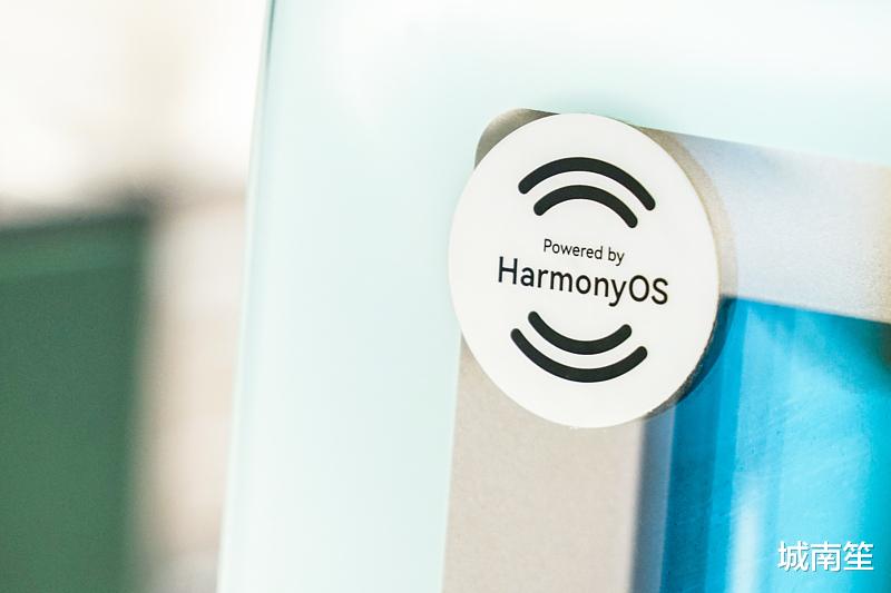华为鸿蒙系统|一次充电可用4周，搭载鸿蒙系统，待机模式可持续28天，这是何种装备？
