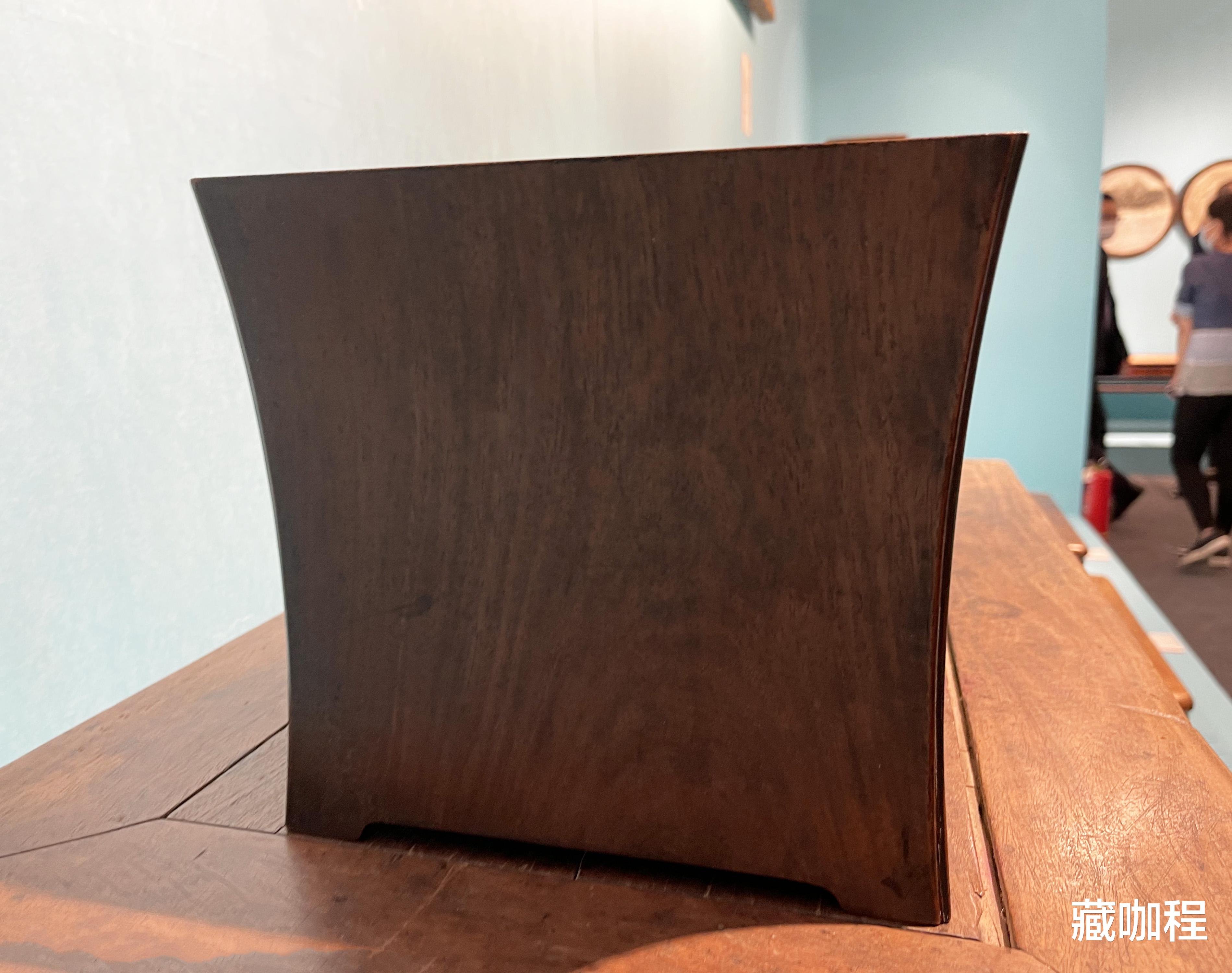 笔筒|弧面一木四开,黄花梨方形敞口笔筒6.9万成交