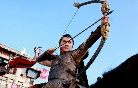 迪丽热巴|抱不起女星、拉不开弓、“白斩鸡”身材,圈里男演员到底有多虚?