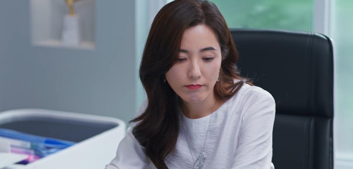 辣妹|《好好说话》收视破1，王晓晨被指瘦脱相显老态，演技尴尬遭吐槽