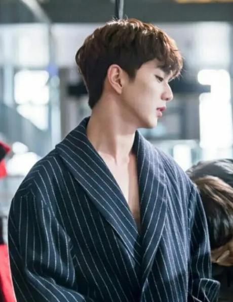 张根硕|韩国男星集体发胖？这挡不住的“中年大叔风”，简直是不忍直视