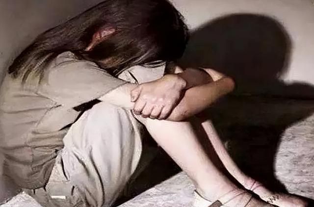 纪实:13岁女孩被大伯侵害3年之久,母亲不阻止也不报警