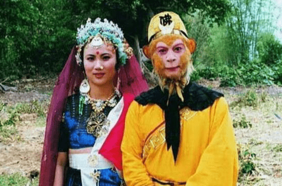 六小龄童|“六小龄童”31岁女儿至今单身,看到她照片后,难怪一直没人敢追