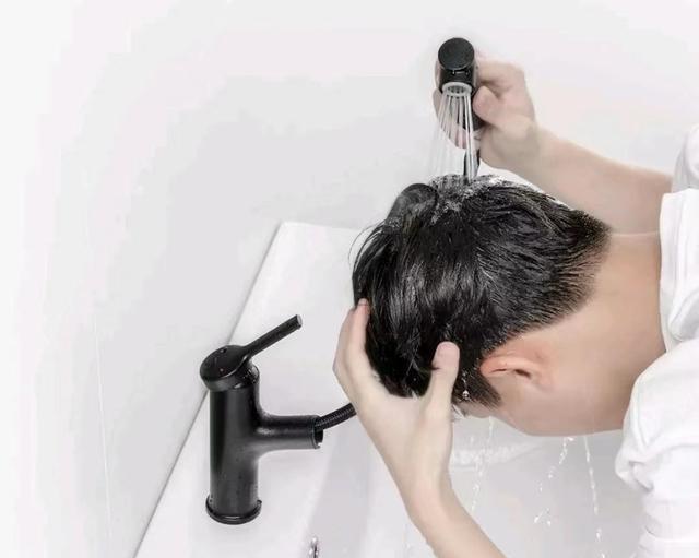 日子过久了才发现，卫生间这5种家居用品，早该被淘汰了，很鸡肋