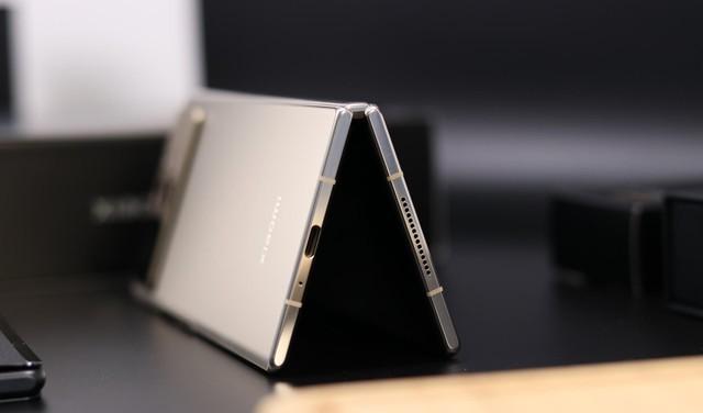 折叠屏|敢为人先，小米把折叠屏放低至8999价位，徕卡影像也下放了