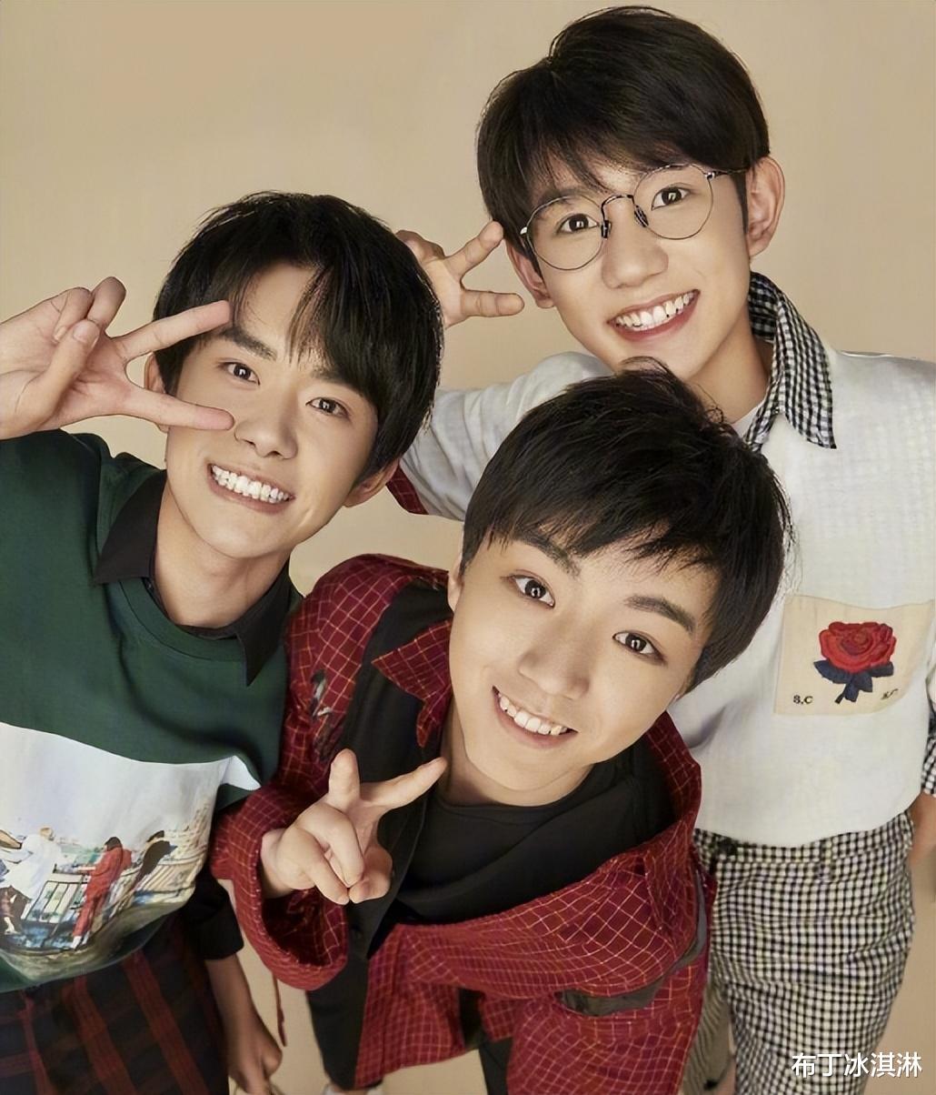 TFBOYS|TFboys九周年,9千位粉丝合唱《灯火》献礼
