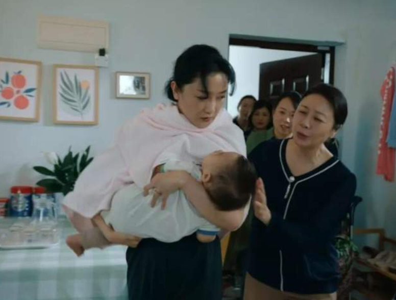 席琳·迪翁|年度最惨女演员!一出场就“漏尿”,揭开了所有女性最羞耻的一面