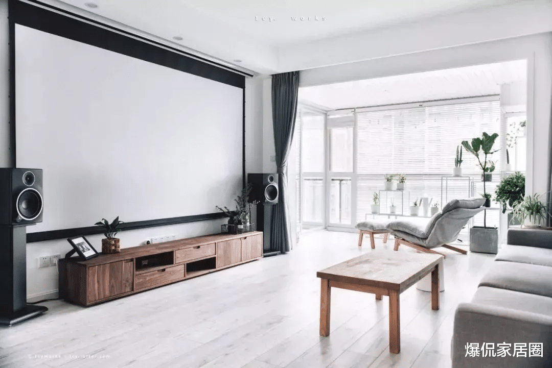 电视机|曾是客厅标配的电视机，为何如今“存在感”几乎为零？原因很简单