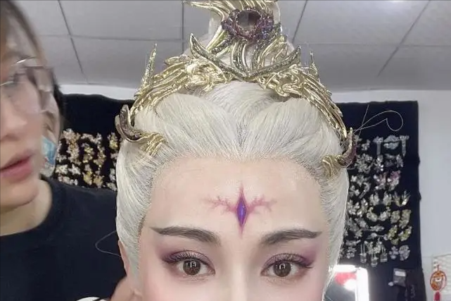 社内相亲|43岁女星杨雪,当红时选择结婚生子,如今因更新动态引起关注