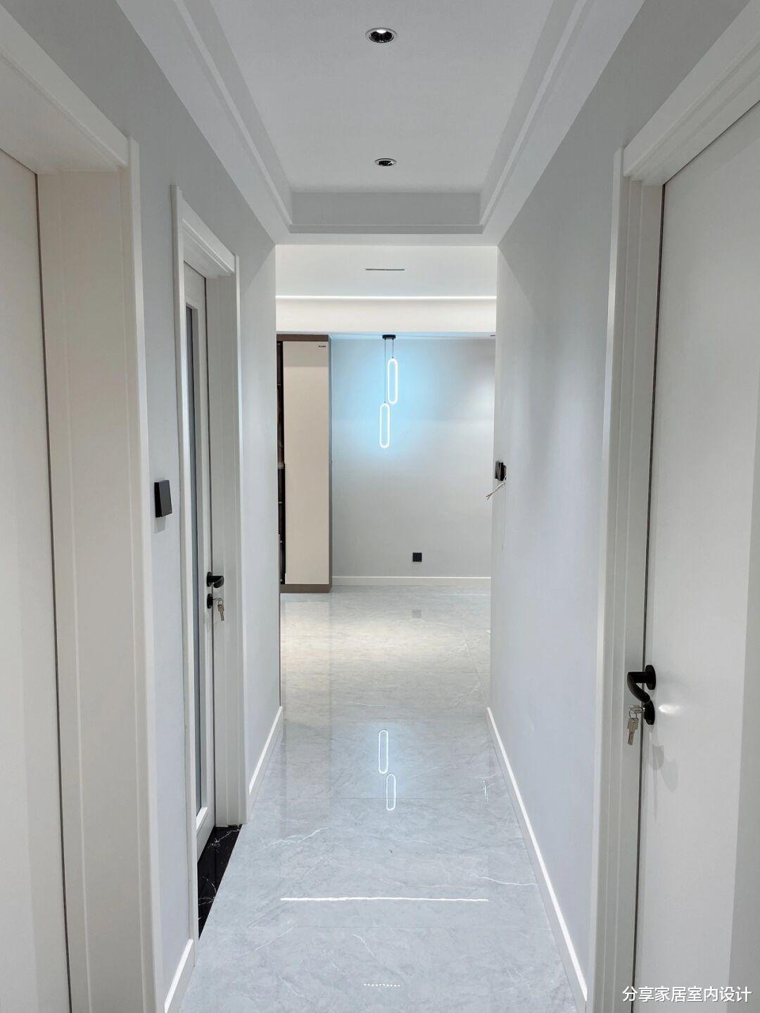 历时三个半月完工,全屋定制的柜子很实用,无主灯的设计很棒!