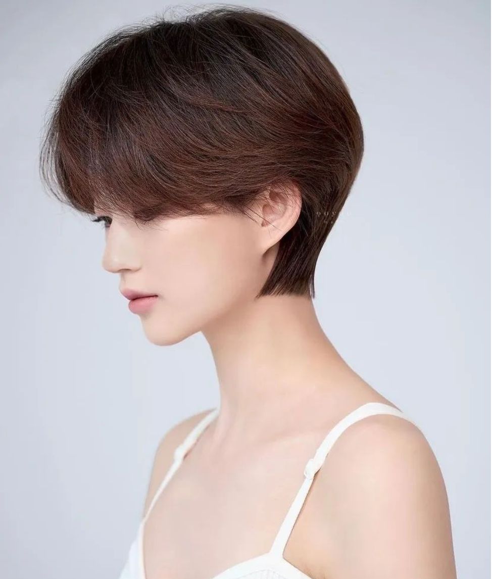 空腹 2022夏日最火女发，长度不过肩，清爽还瘦脸