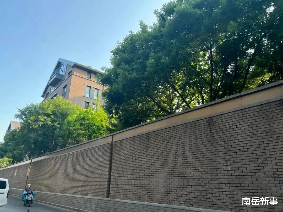 学区房|一平方36万的学区房，你敢信吗？怪不得嘎子说他北京4套房价值5个亿呢。