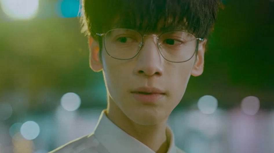 赵丽颖|风吹半夏：赵丽颖打破畸形审美，大脸盘法令纹又怎样，美人不该被标准化