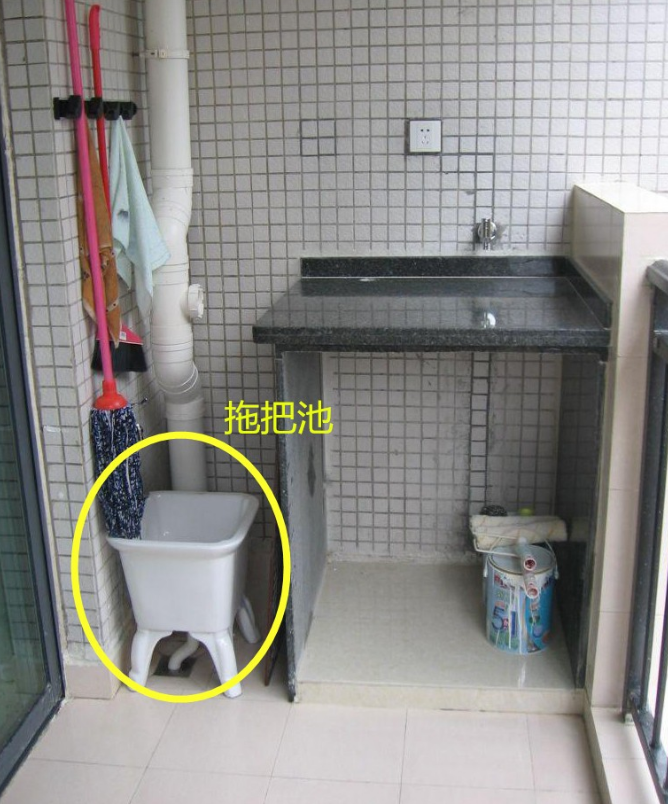 阳台别再搞啥拖把池了，换成这种阶梯式设计，实用性、颜值都超高！